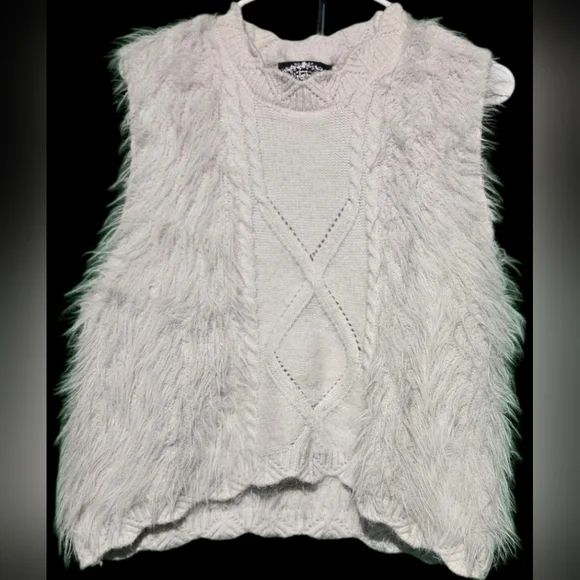 Oliver.o Anthropologie Cream Fuzzy Knit Sweater Vest EUC Large 23 PTP - Picture 1 of 4